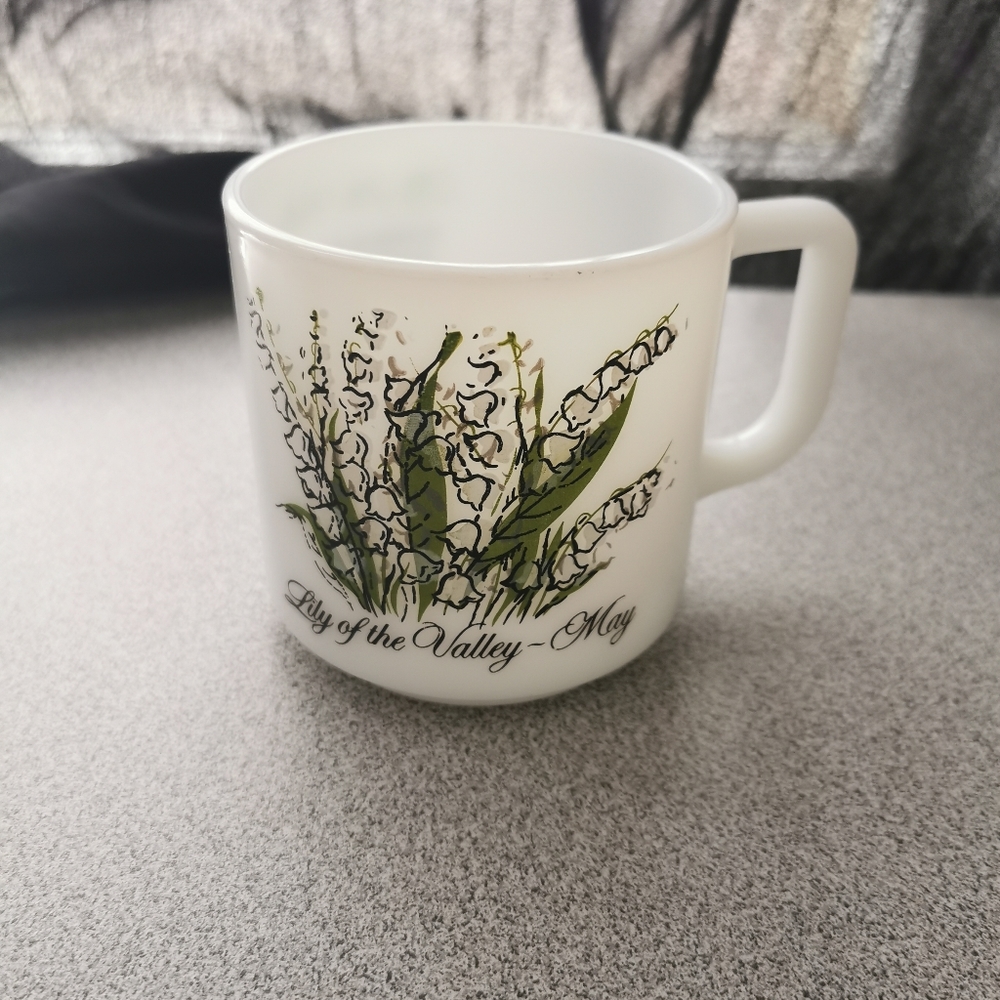 HP 🔥Brockway Milk Glass May Lily Of The Valley Mug